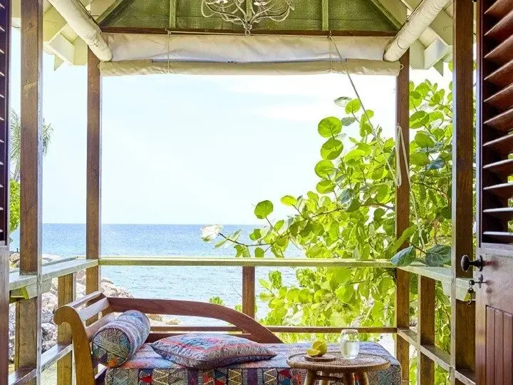 Hut, One Bedroom, Cove view, Beach
